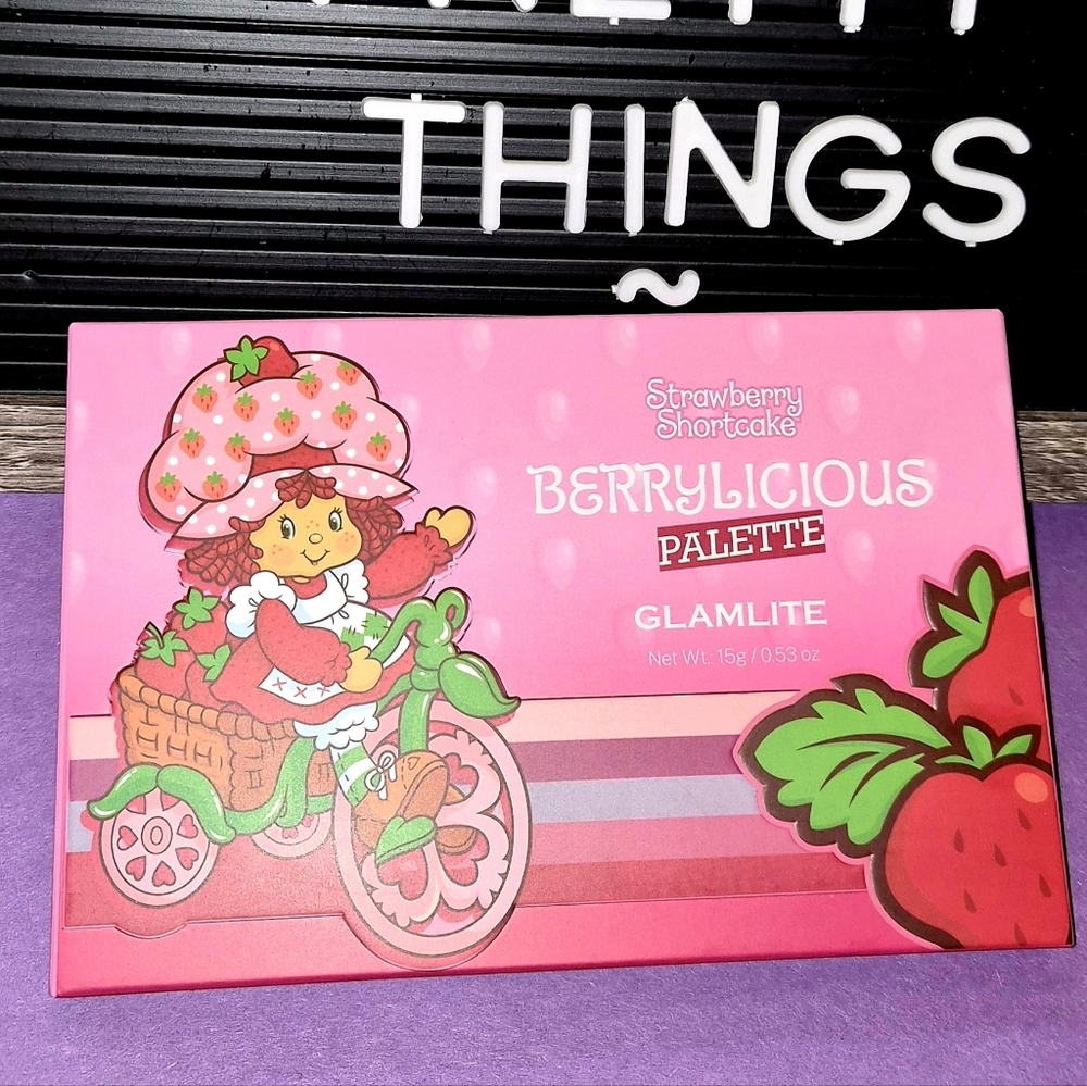 STRAWBERRY SHORTCAKE X GLAMLITE EYESHADOW PALETTE - Picture 7 of 7